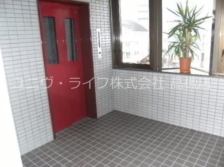 ネオ常磐の玄関