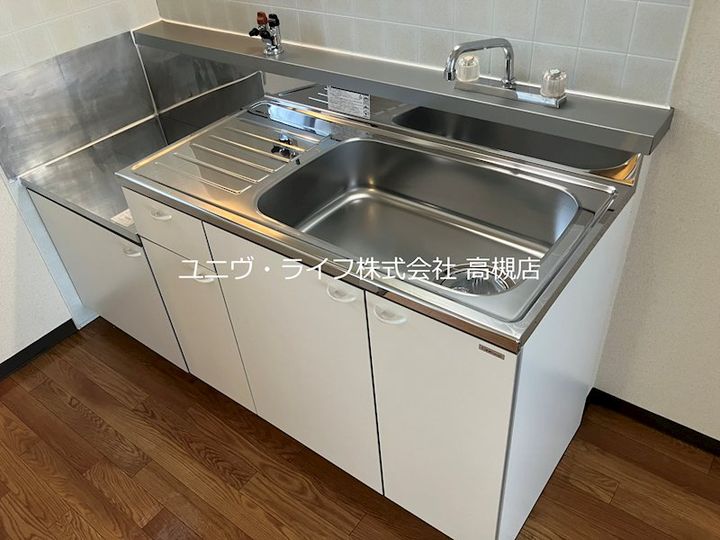 大阪府高槻市清福寺町の賃貸アパートのキッチン