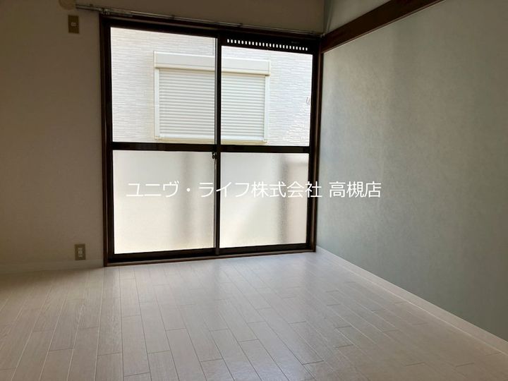 大阪府高槻市清福寺町の賃貸アパートの居間