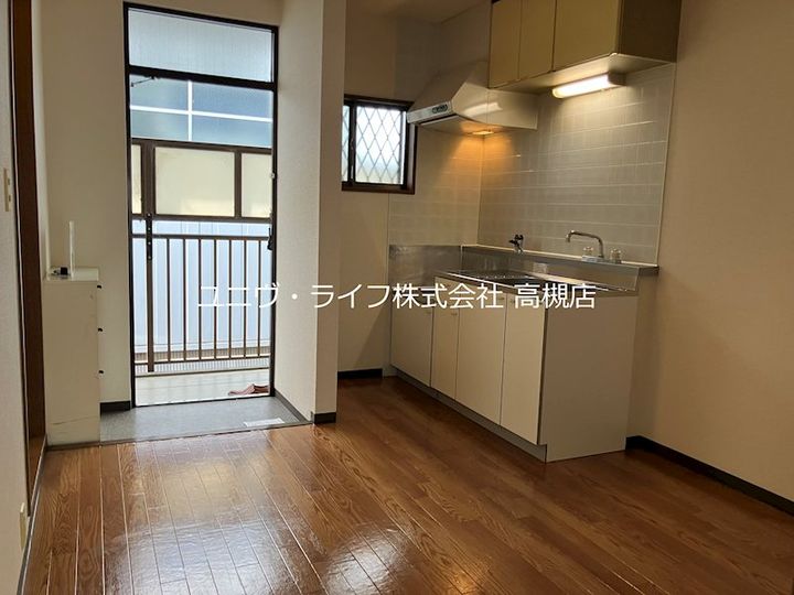 大阪府高槻市清福寺町の賃貸アパートのキッチン