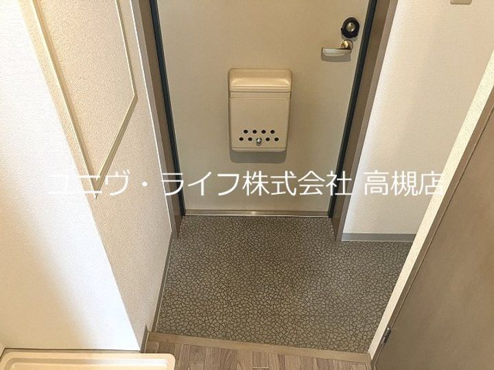 ノイレーベン古曽部の玄関