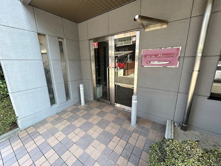ドームイバロードの玄関