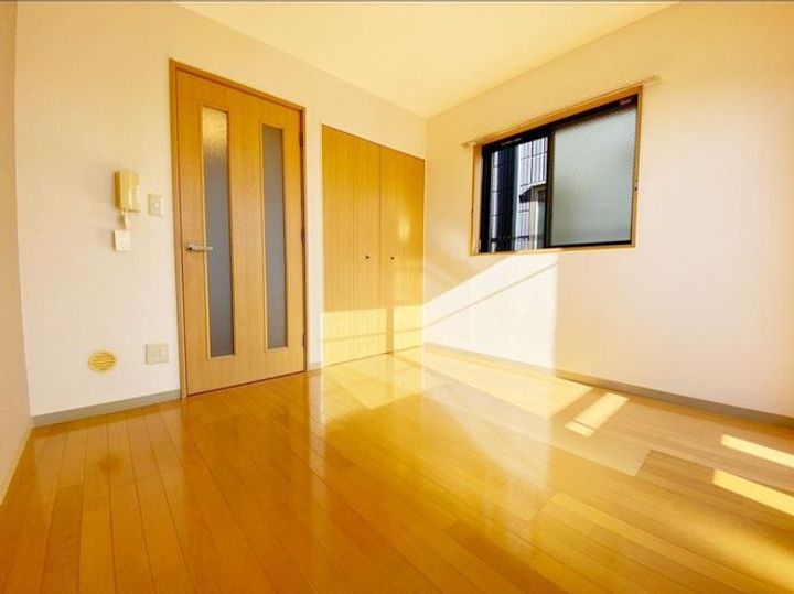 メゾンドシェティ103の居間