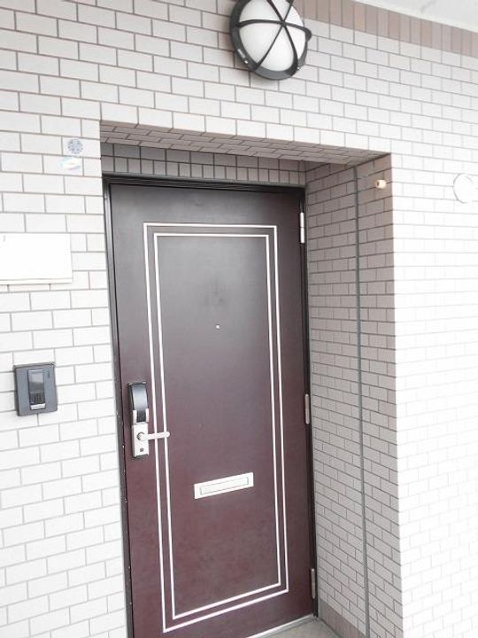 グラスィア新川崎の玄関