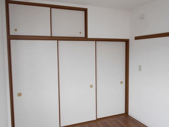 グラスィア新川崎の居間