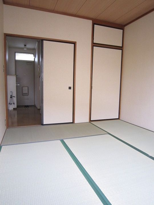 シティーハイム青山202の居間