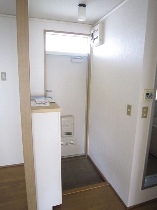 シティーハイム青山202の玄関