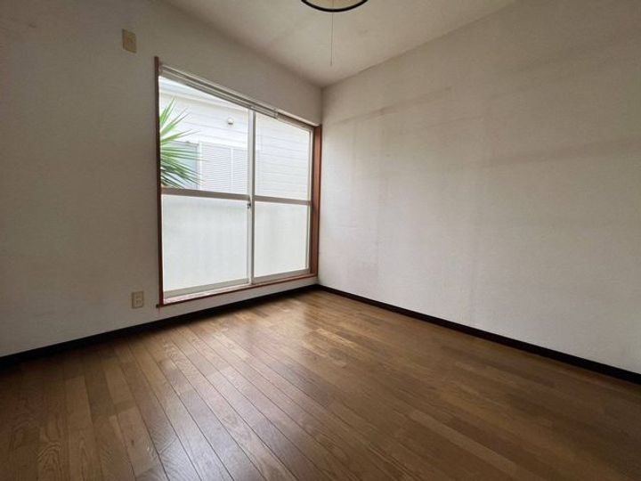 神奈川県横浜市磯子区磯子8丁目(一戸建)の賃貸物件1の居間