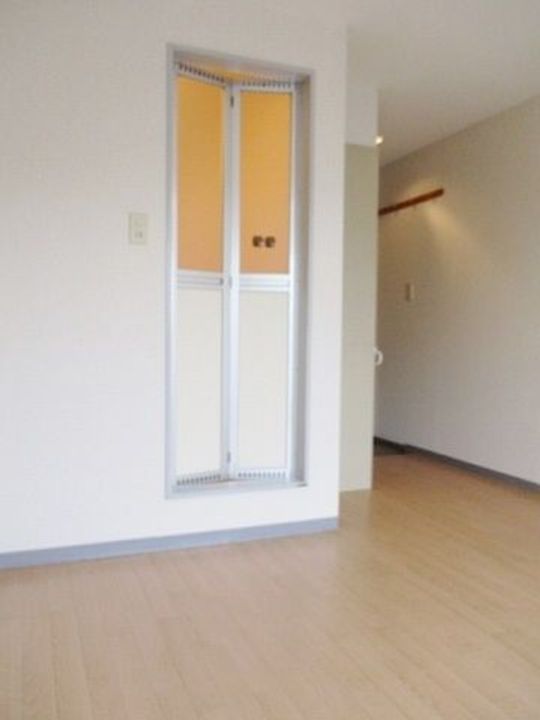 エスケイハイツ308の居間