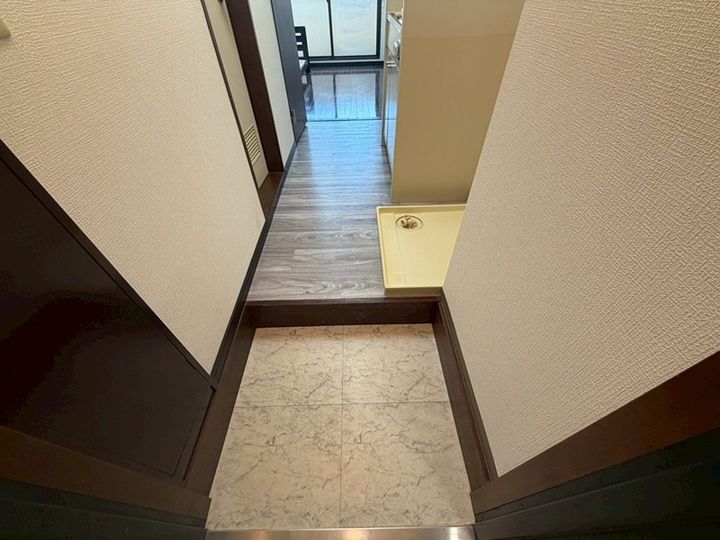 タートルストーンビル205の玄関