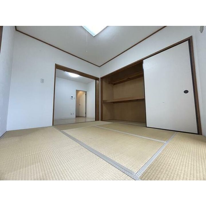 ホーユウパレス上大岡の居間