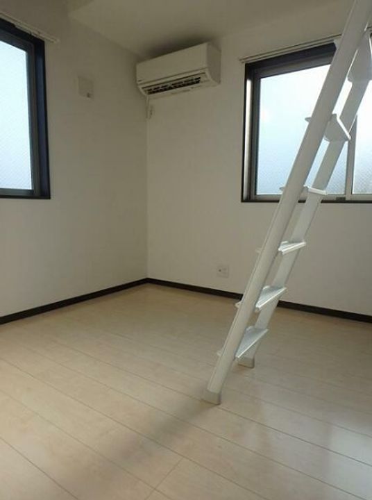 ブーローニュ上大岡103の居間