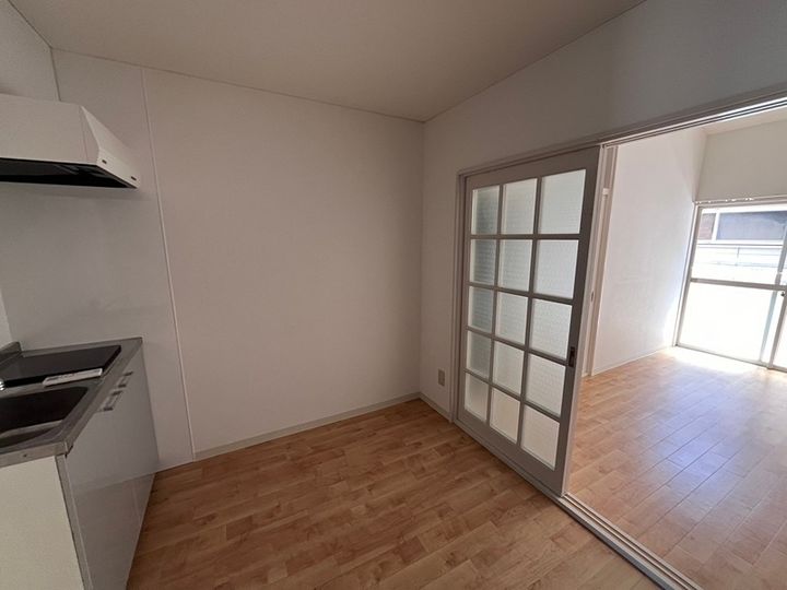 パレス蒔田204の居間