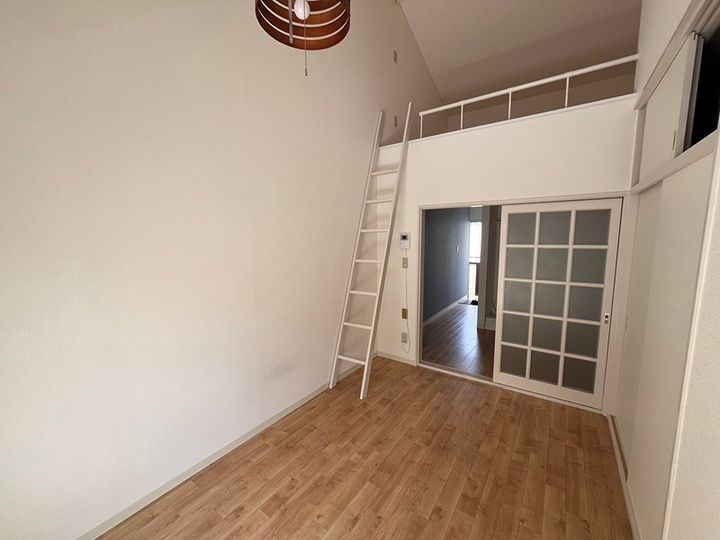 パレス蒔田204の居間