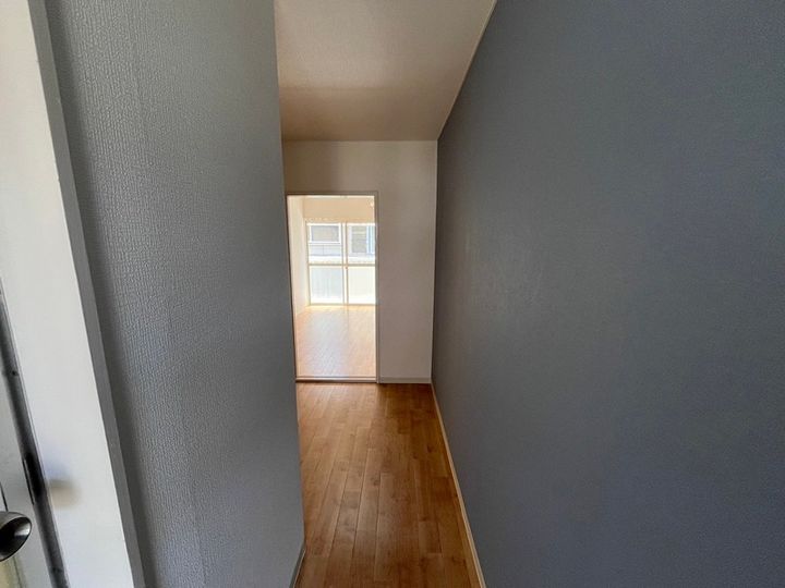 パレス蒔田204の玄関