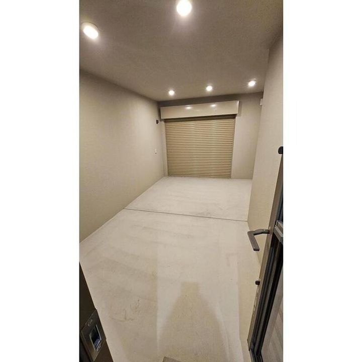 アウラガレージ(ガレージハウス)の玄関