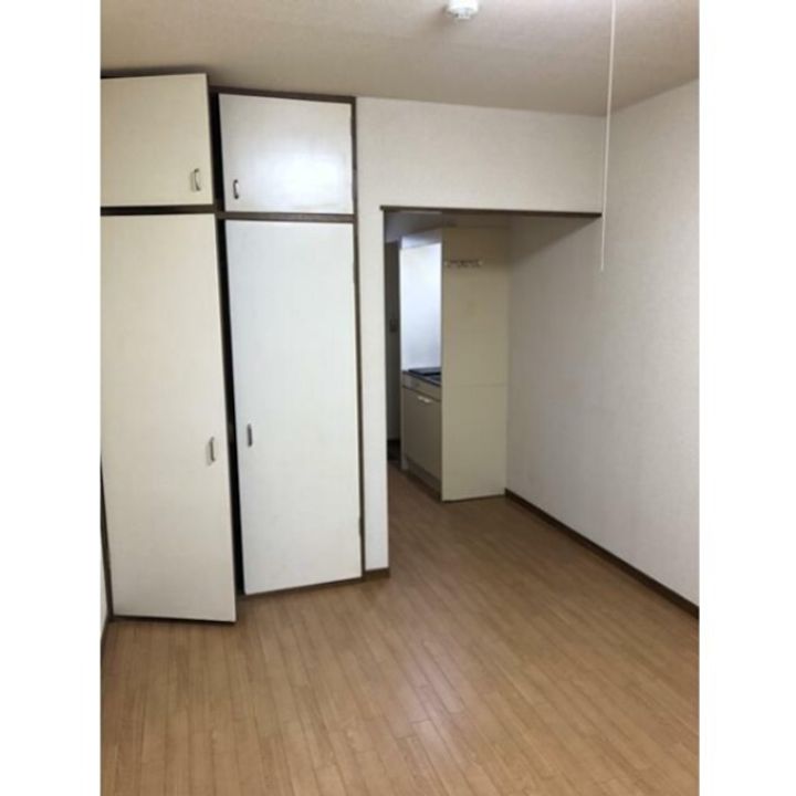 メゾンファミール瀬谷の居間