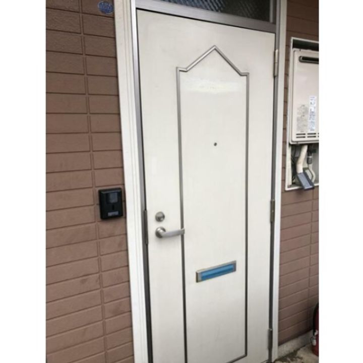 メゾンファミール瀬谷の玄関