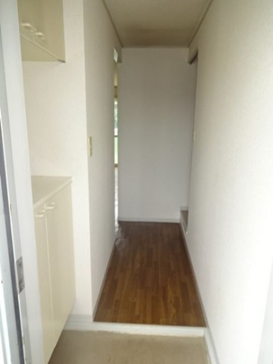 グランディール希望が丘Aの玄関