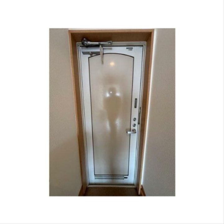 ホワイトコートの玄関