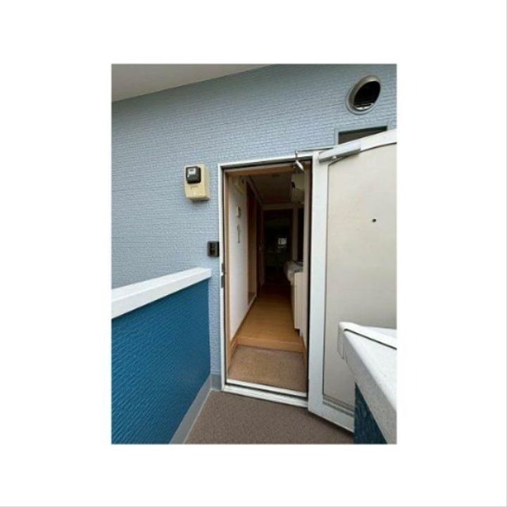 ホワイトコートの玄関