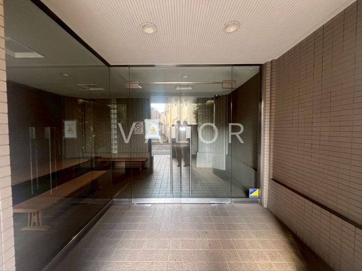 グランドステータス相武台の玄関