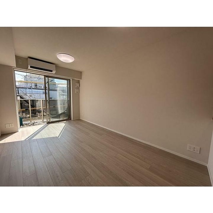 クラリティア横濱反町の居間