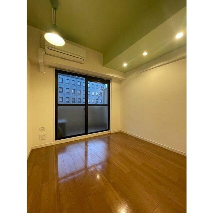 横浜平沼ダイカンプラザ一号館の居間