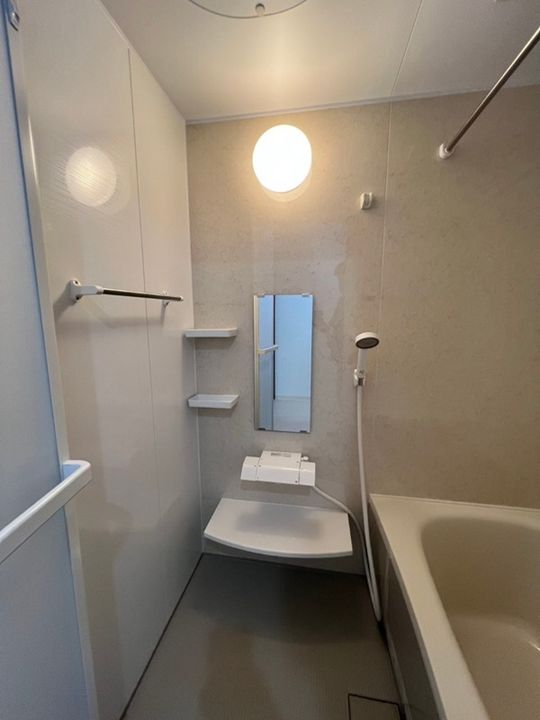 新山下三番館202の風呂