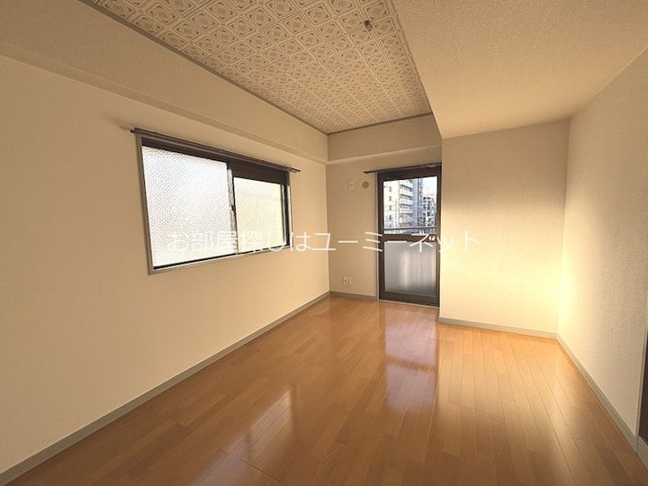 木通歯科ビル302の居間