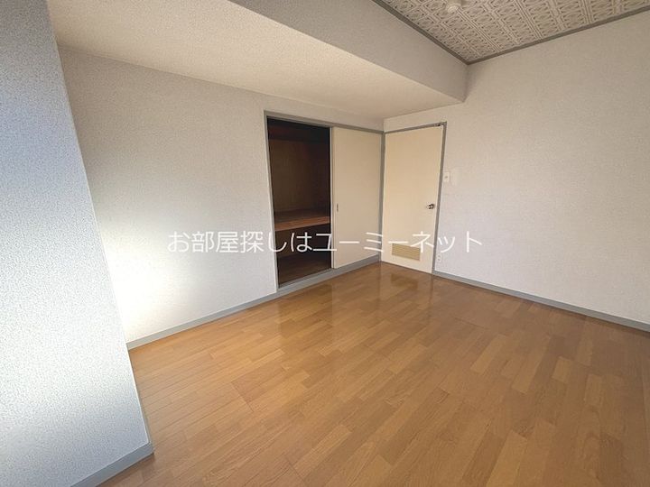 木通歯科ビル302の居間