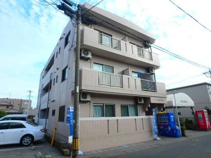 アーネスト下荒田の外観