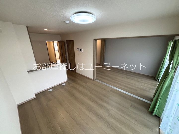 SHINE CASA107の居間