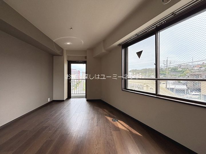 田上中央ビル318の居間