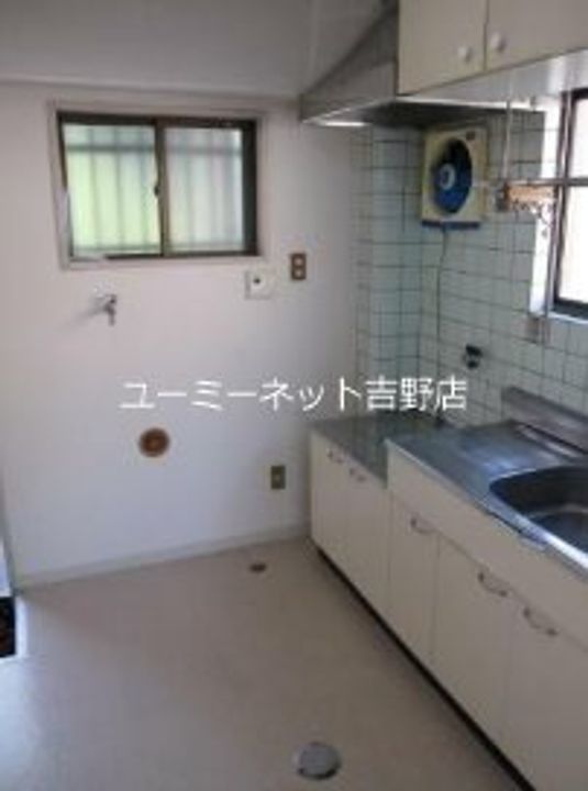 鹿児島県鹿児島市上竜尾町の賃貸マンションのキッチン