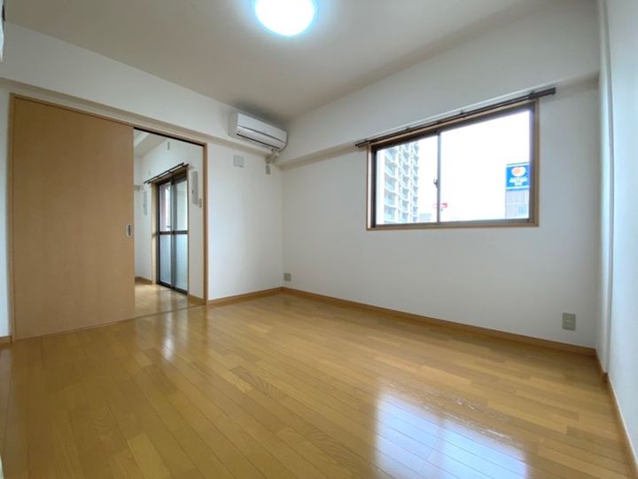 プリセント武之橋の居間