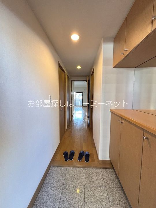 サーパス武406の玄関