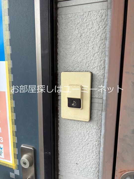 鹿児島県鹿児島市西伊敷2丁目の賃貸アパートの玄関