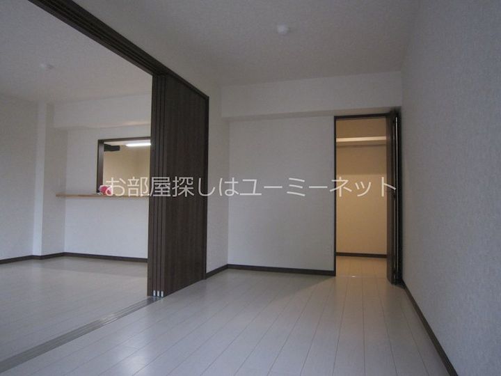 ベーシック田上6丁目265101の居間