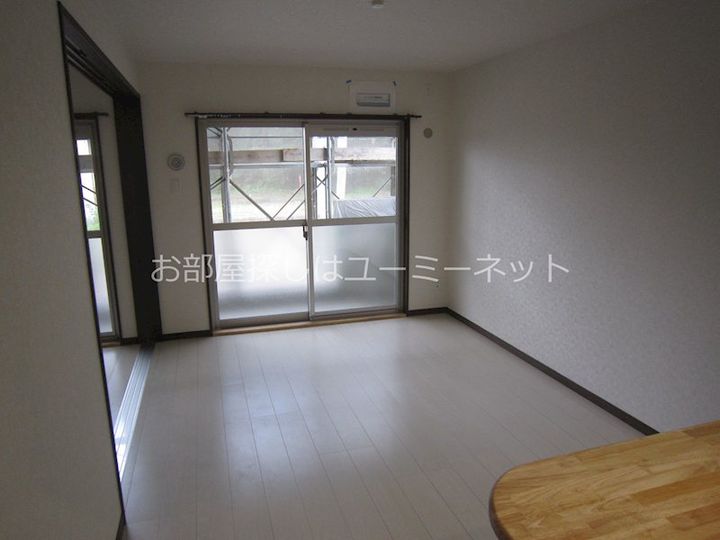 ベーシック田上6丁目265202の居間