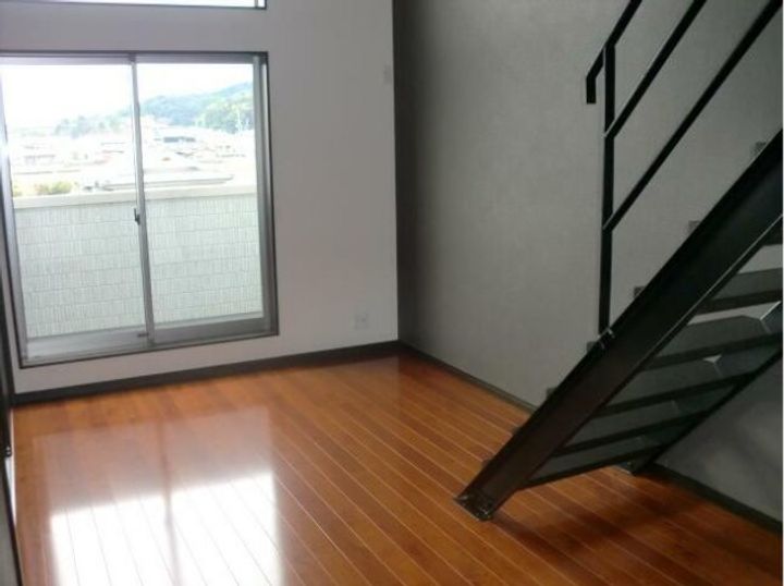 メゾネット中山の居間