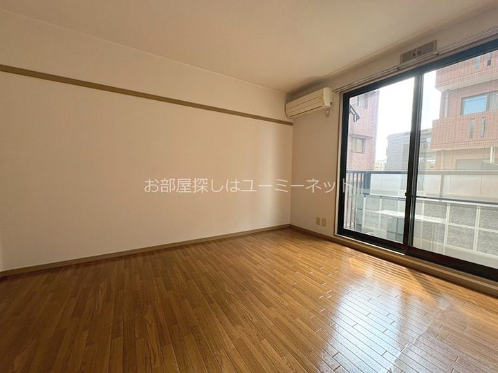 コンフォールM202の居間