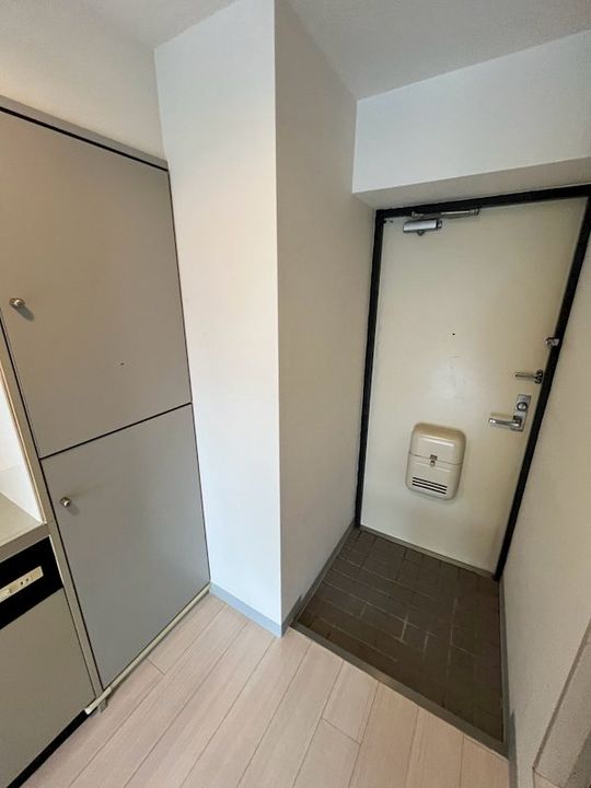 コーポレートロード21小松原の玄関