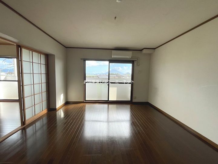 プラニットヒルズ305の居間