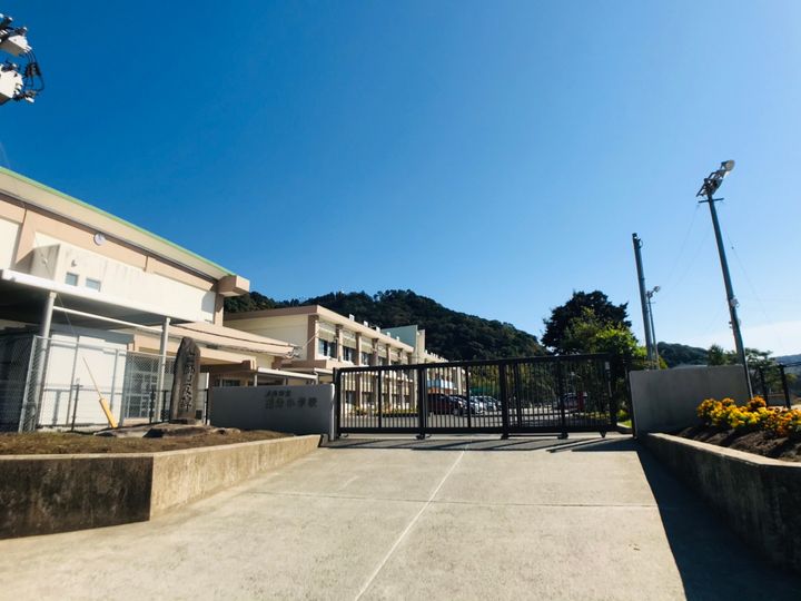 鹿児島県霧島市国分中央3丁目の賃貸マンション405の周辺