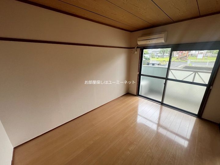 フォンティーヌ西小路101の居間