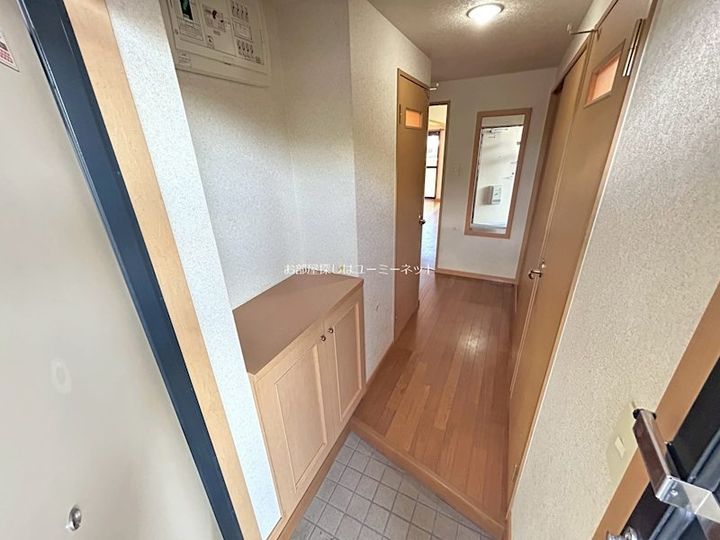 鹿児島県姶良市東餅田(マンション)の賃貸物件の玄関
