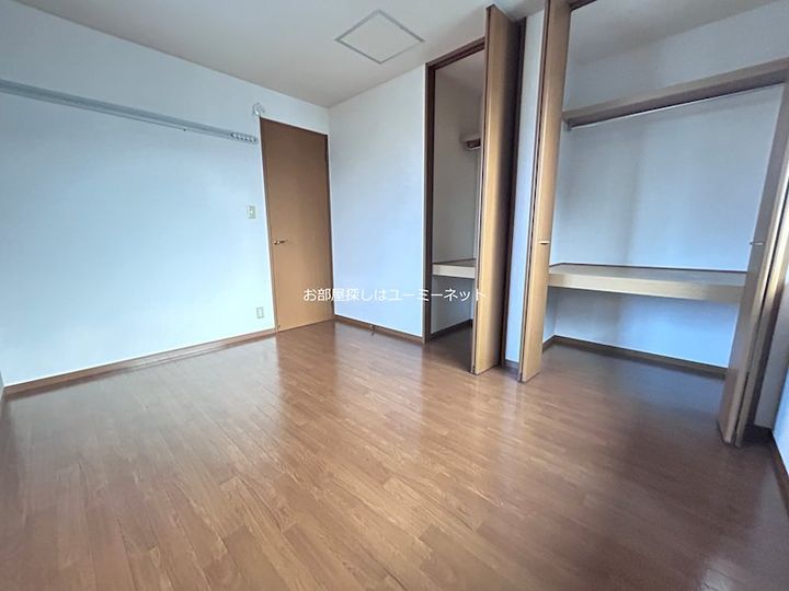 鹿児島県姶良市東餅田の賃貸アパートの居間