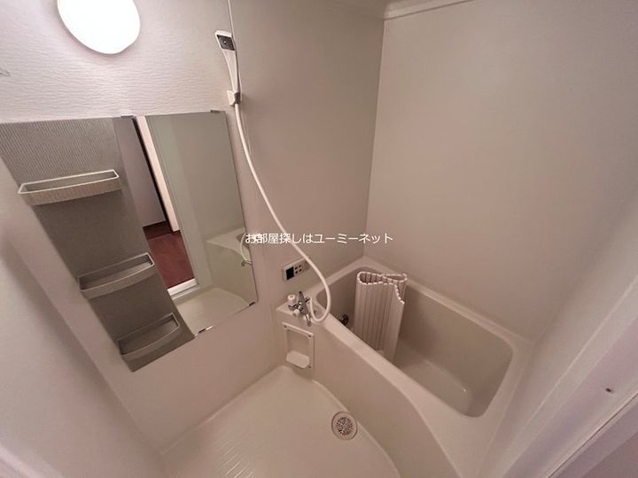 鹿児島県姶良市東餅田の賃貸アパートの風呂