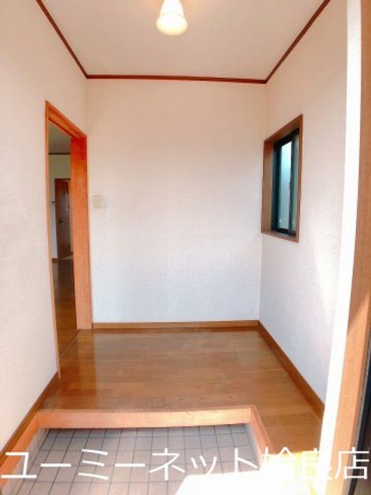 鹿児島県姶良市西餅田の賃貸アパートの居間